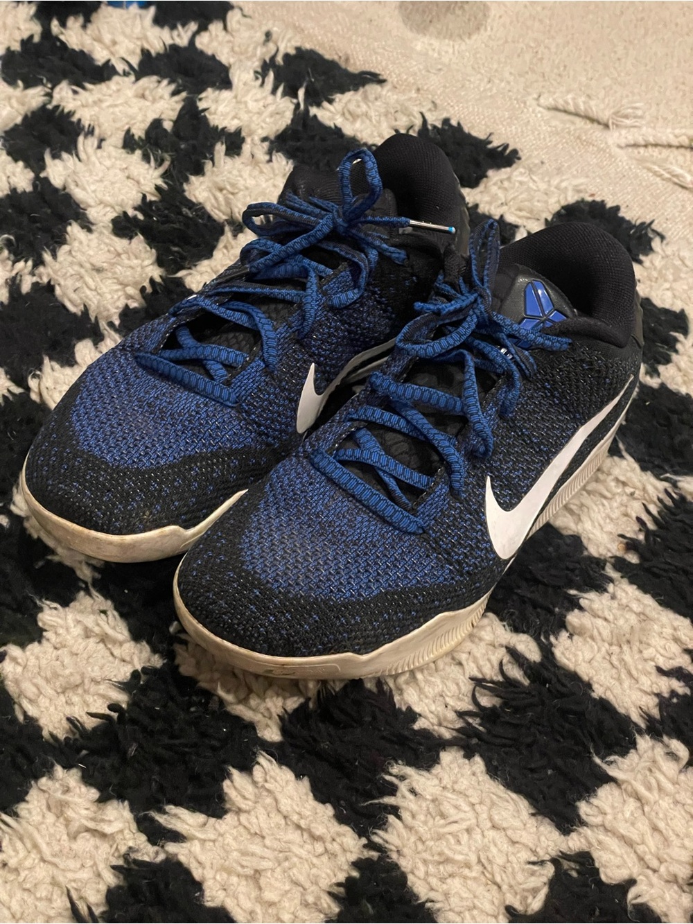 Nike kobe’s blue and black color